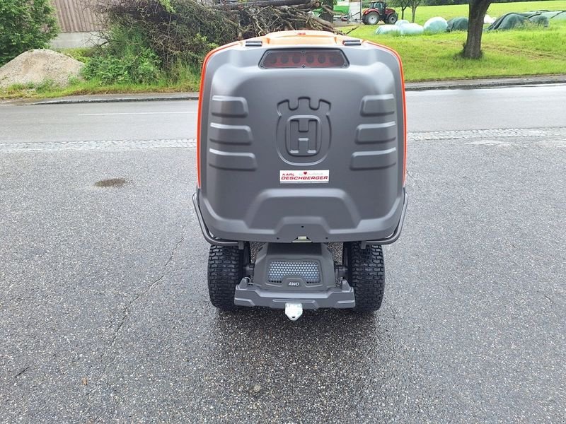Rasentraktor des Typs Husqvarna Rider RC 320Ts AWD Aufsitzmäher, Neumaschine in St. Marienkirchen (Bild 15)