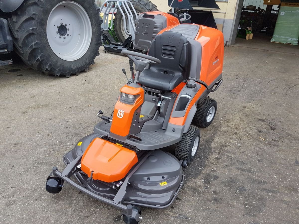 Rasentraktor des Typs Husqvarna Rider RC320 AWD, Neumaschine in Hopfgarten (Bild 4)
