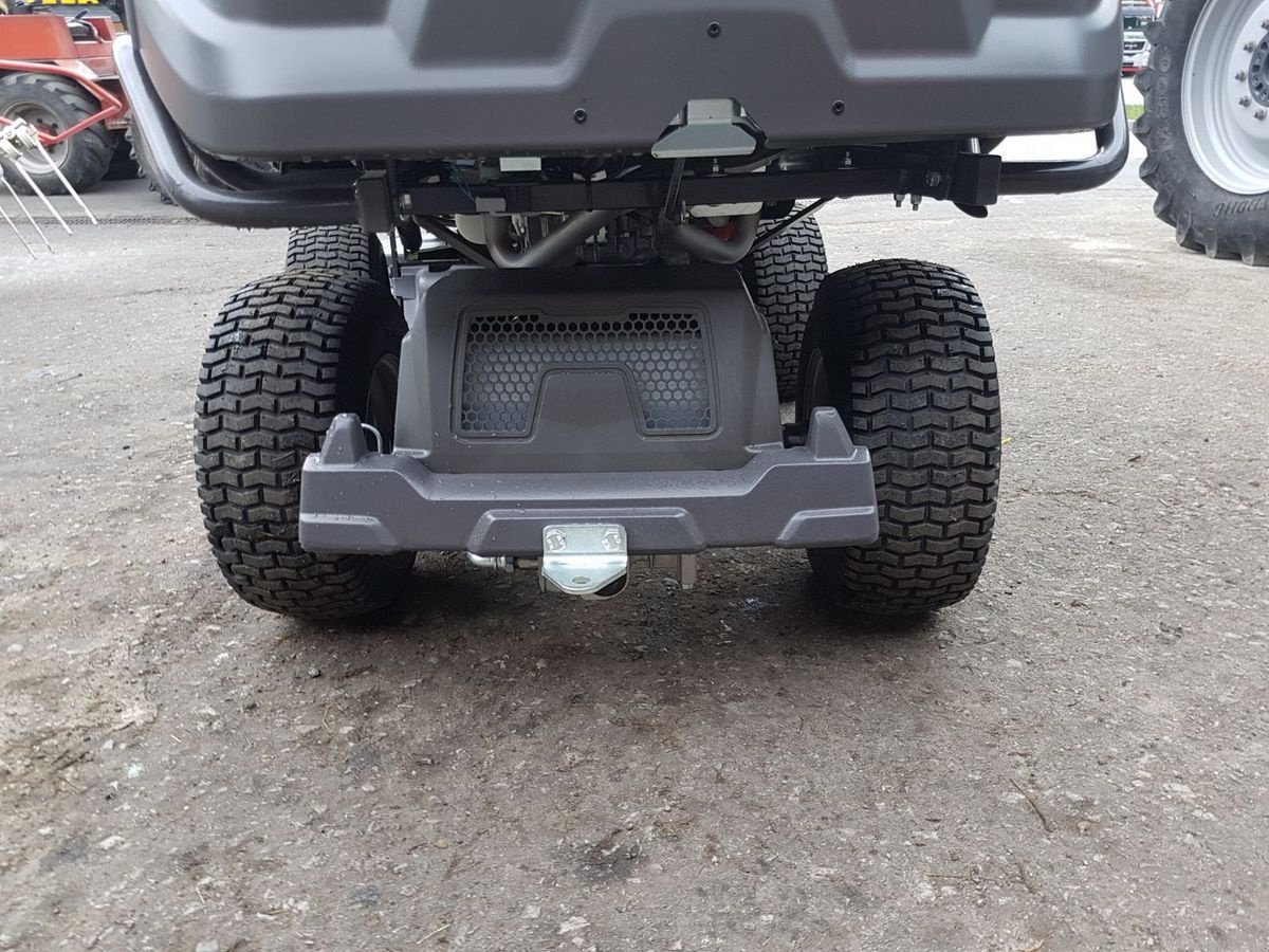 Rasentraktor des Typs Husqvarna Rider RC320 AWD, Neumaschine in Hopfgarten (Bild 8)