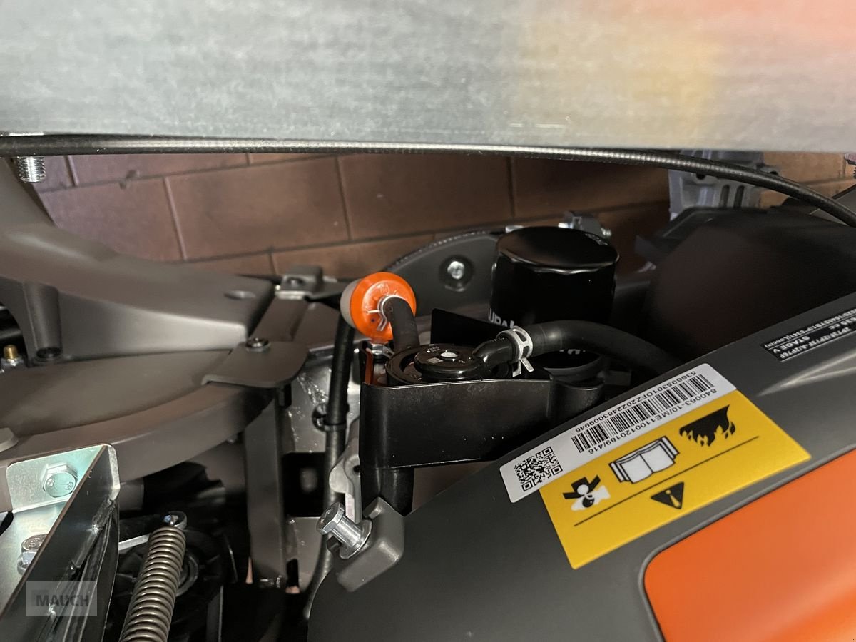 Rasentraktor des Typs Husqvarna Rider RC320Ts AWD FRÜHBEZUGSAKTION, Neumaschine in Burgkirchen (Bild 7)