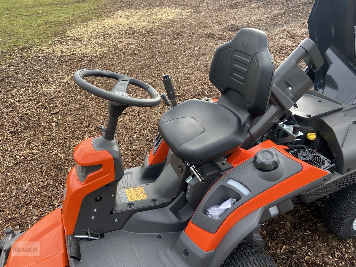 Rasentraktor typu Husqvarna Rider RC320TS AWD mit Mähdeck Frühbestellaktion, Neumaschine v Burgkirchen (Obrázek 21)