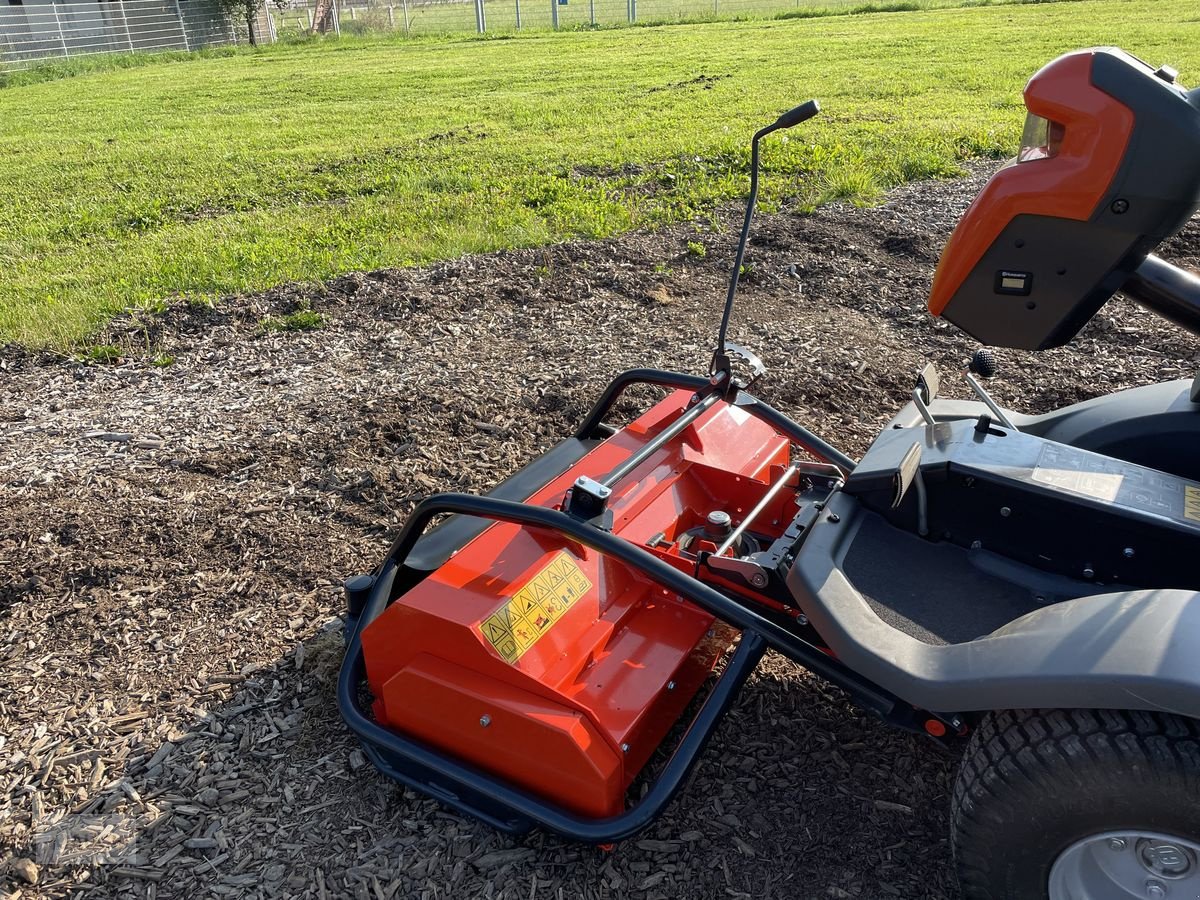 Rasentraktor des Typs Husqvarna Schlegelmäher für 500er Serie NEU, Neumaschine in Burgkirchen (Bild 3)