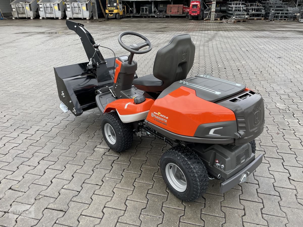 Rasentraktor des Typs Husqvarna Schneefräse für 300er Serie NEU, Neumaschine in Burgkirchen (Bild 4)