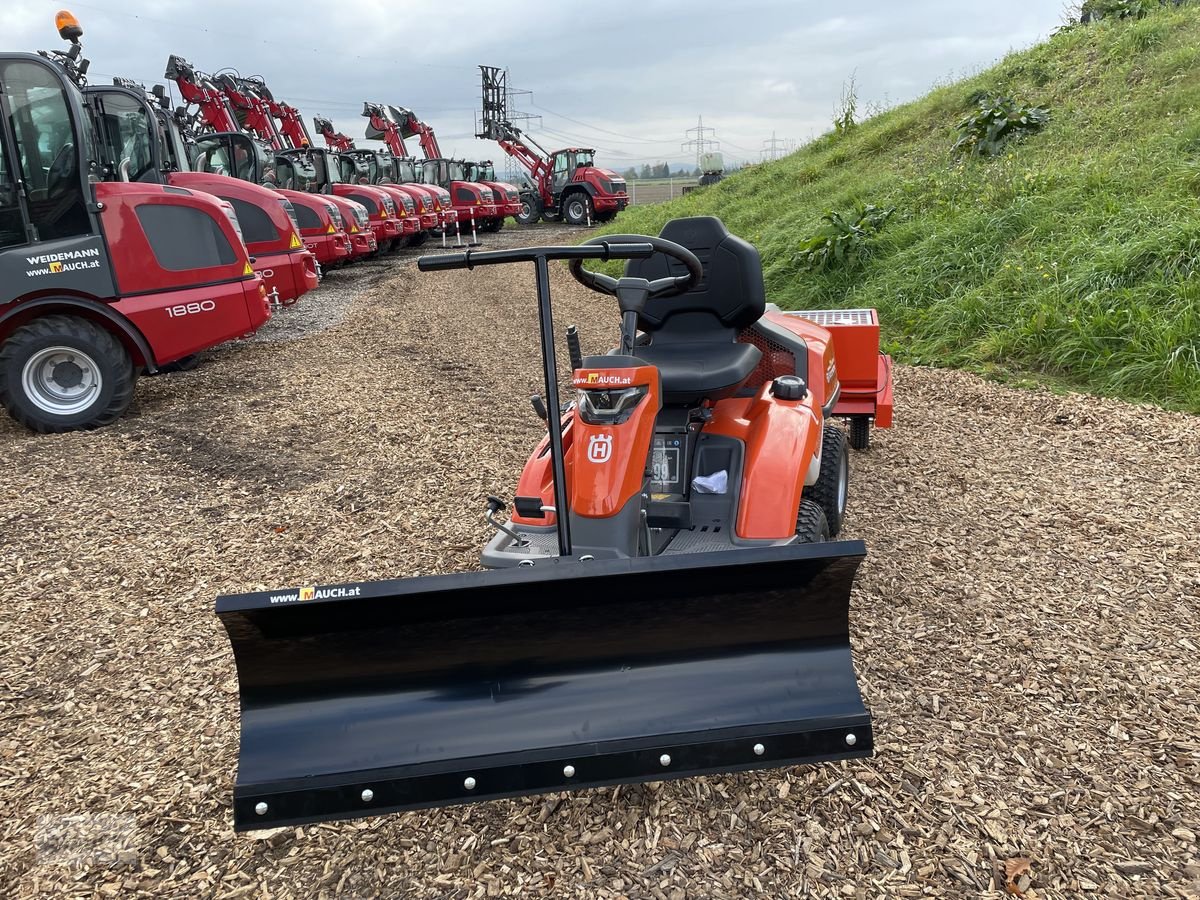 Rasentraktor des Typs Husqvarna Schneeschild für 300er Serie 316TsX, 320X, Neumaschine in Burgkirchen (Bild 9)