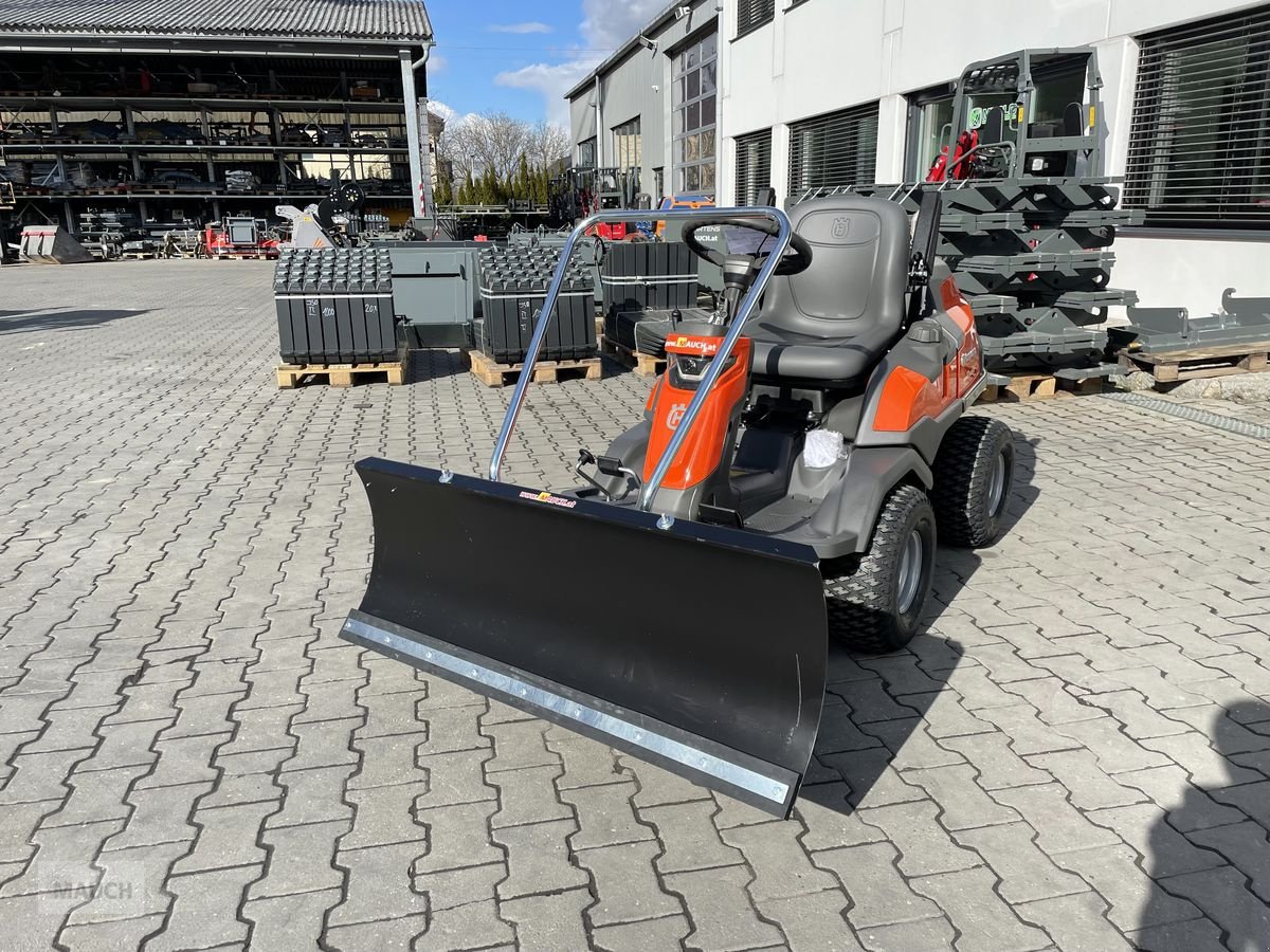 Rasentraktor des Typs Husqvarna Schneeschild für 400er Serie, Neumaschine in Burgkirchen (Bild 4)