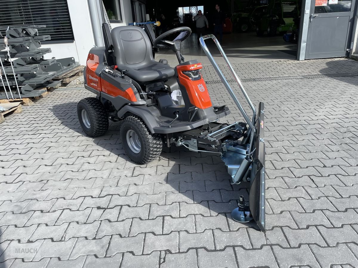 Rasentraktor des Typs Husqvarna Schneeschild für 400er Serie, Neumaschine in Burgkirchen (Bild 9)