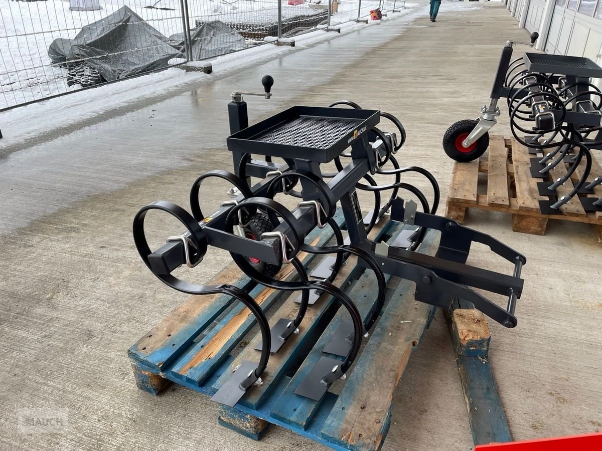 Rasentraktor des Typs Husqvarna Schotterhacke für P524 Rider, Neumaschine in Burgkirchen (Bild 2)