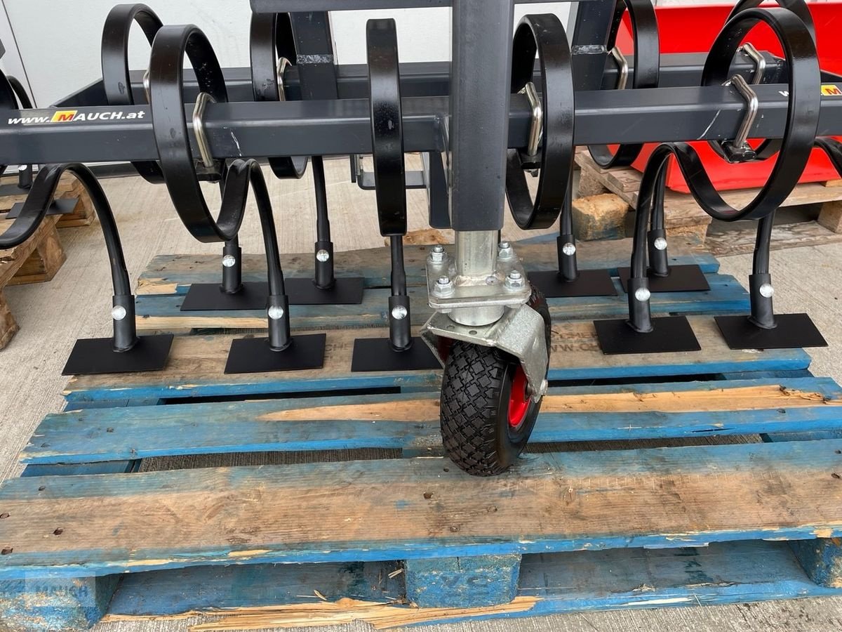 Rasentraktor des Typs Husqvarna Schotterhacke für P524 Rider, Neumaschine in Burgkirchen (Bild 5)