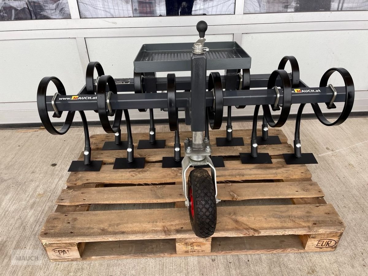 Rasentraktor des Typs Husqvarna Schotterhacke für P524 Rider, Neumaschine in Burgkirchen (Bild 1)