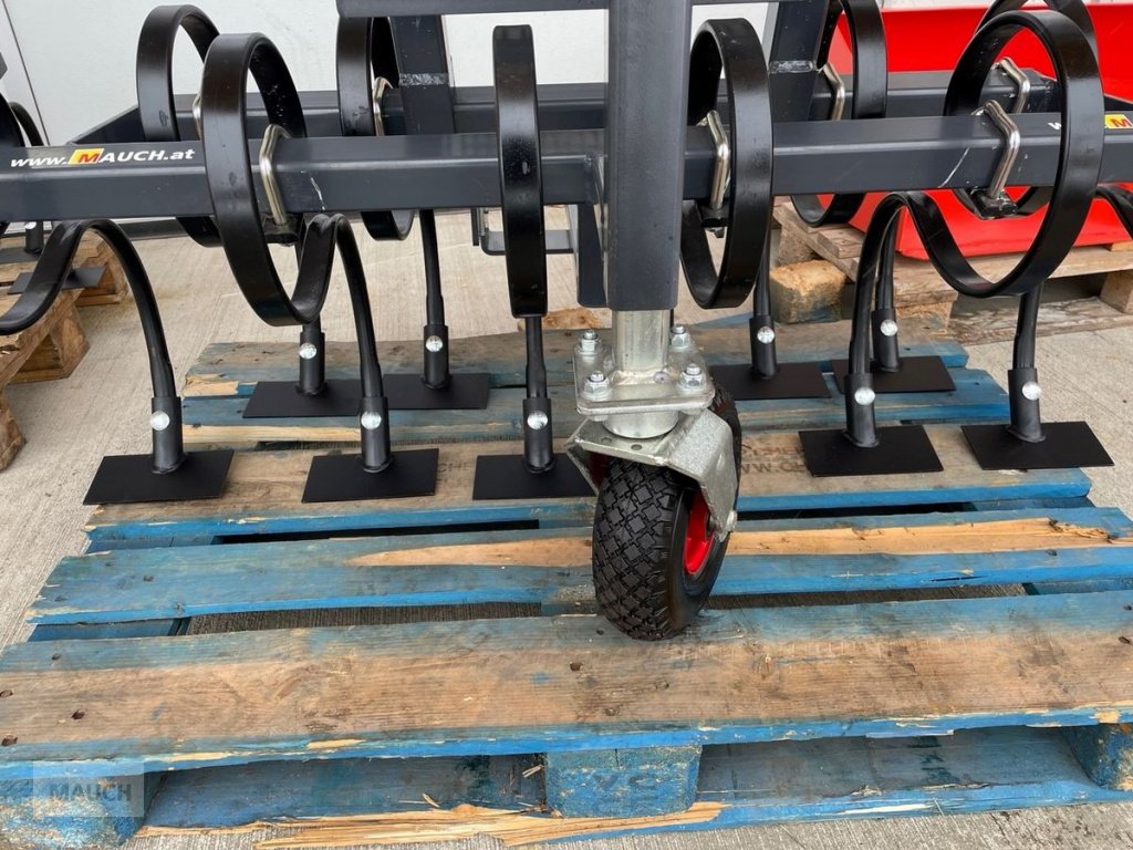 Rasentraktor типа Husqvarna Schotterhacke Kiesrechen, Reitplatzplaner, Gebrauchtmaschine в Burgkirchen (Фотография 5)