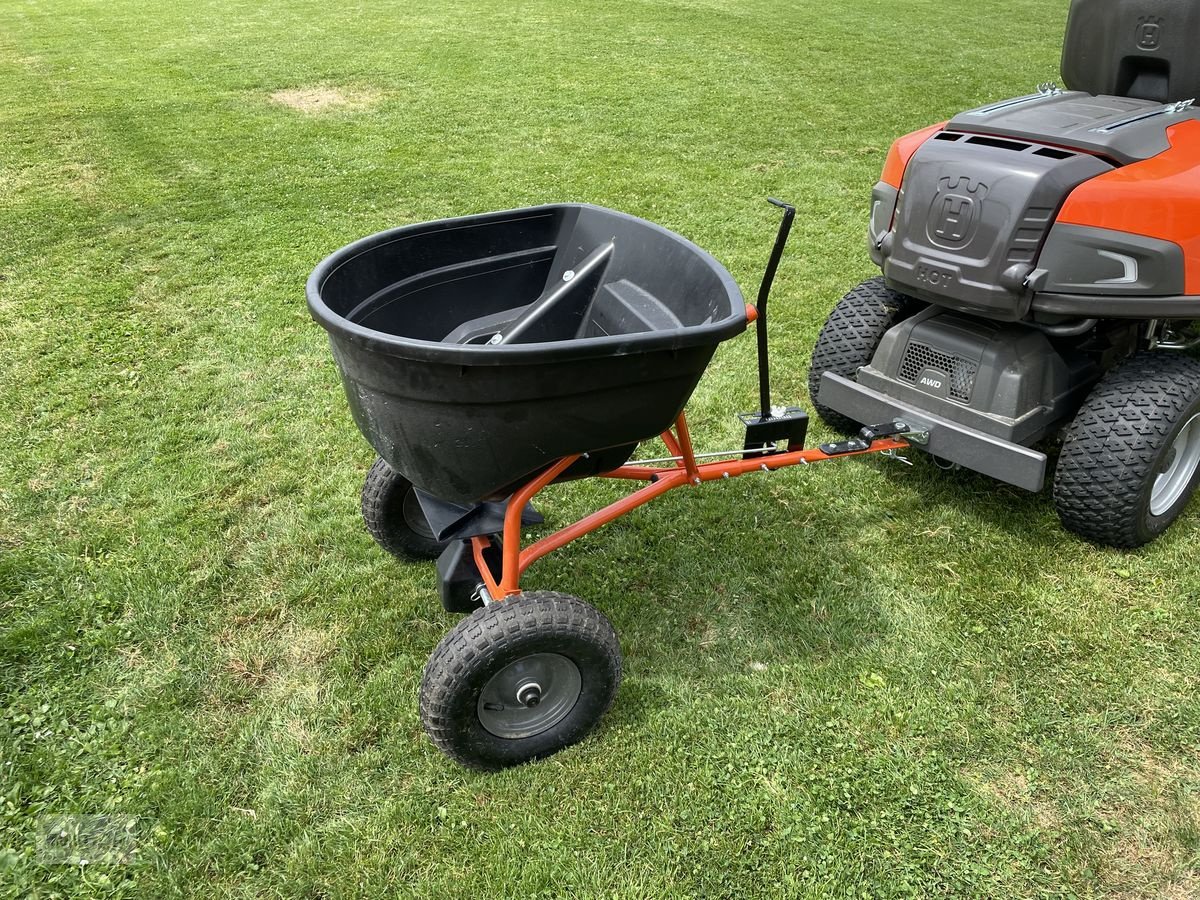 Rasentraktor типа Husqvarna Streuwagen 75l, Sand & Dünger, Neumaschine в Burgkirchen (Фотография 7)