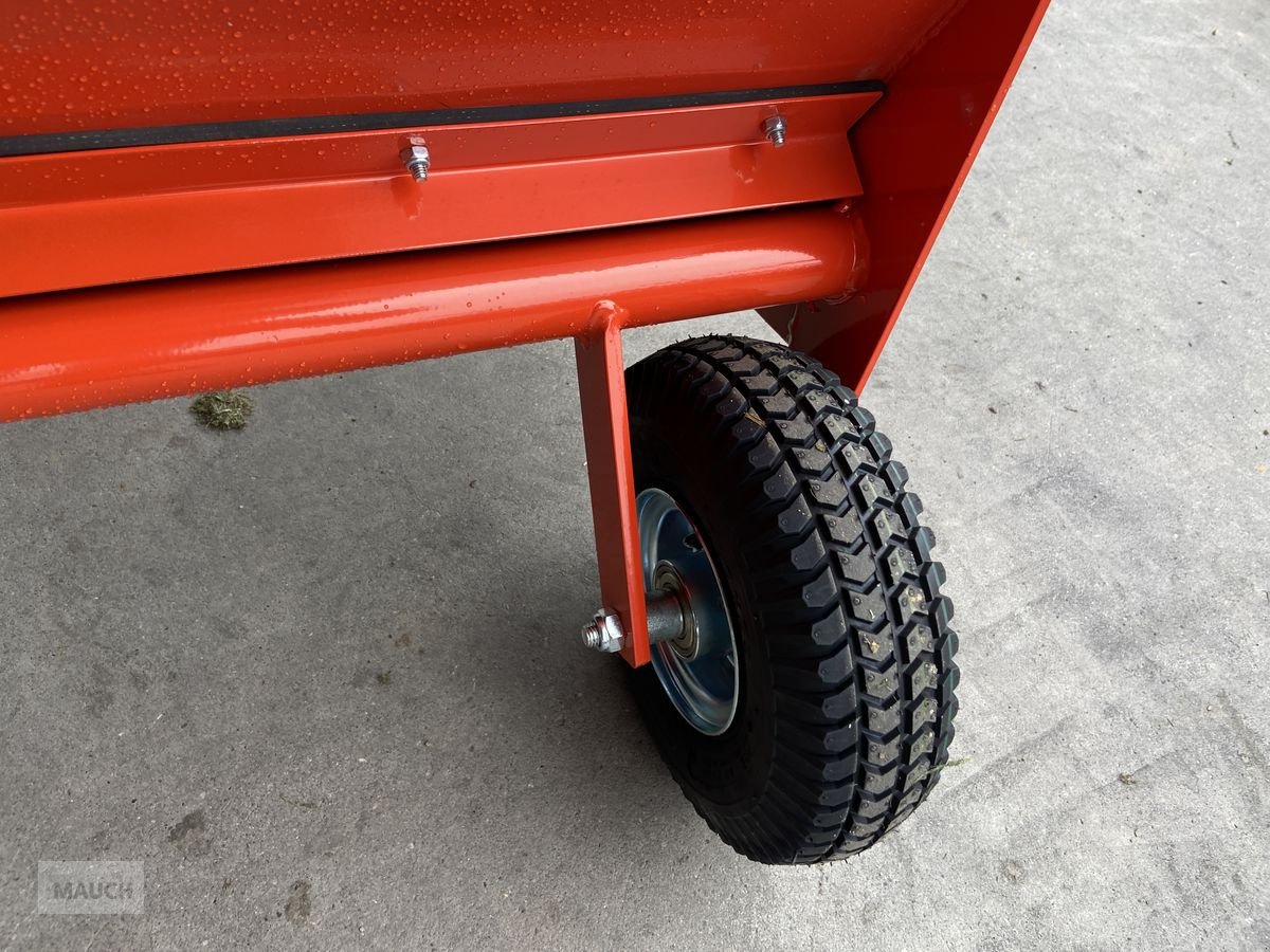 Rasentraktor des Typs Husqvarna Streuwagen Profi, Neumaschine in Burgkirchen (Bild 3)