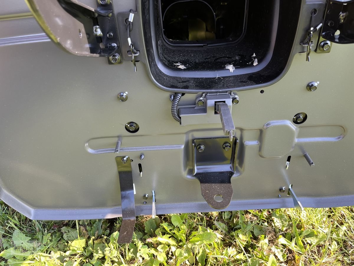 Rasentraktor des Typs Husqvarna TC 112 Frühbezugsaktion für 2025 LAGERND AKTION!, Neumaschine in Burgkirchen (Bild 3)