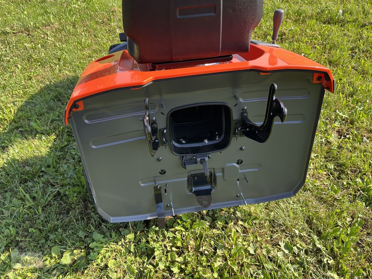 Rasentraktor des Typs Husqvarna TC 112 LAGERND!!! NEU!!, Neumaschine in Burgkirchen (Bild 5)