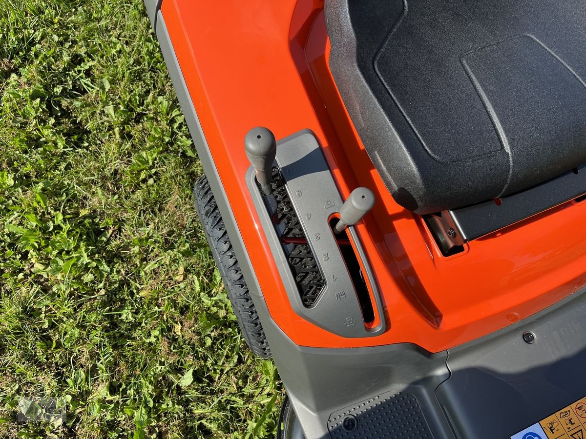 Rasentraktor des Typs Husqvarna TC 112 LAGERND!!! NEU!!, Neumaschine in Burgkirchen (Bild 13)