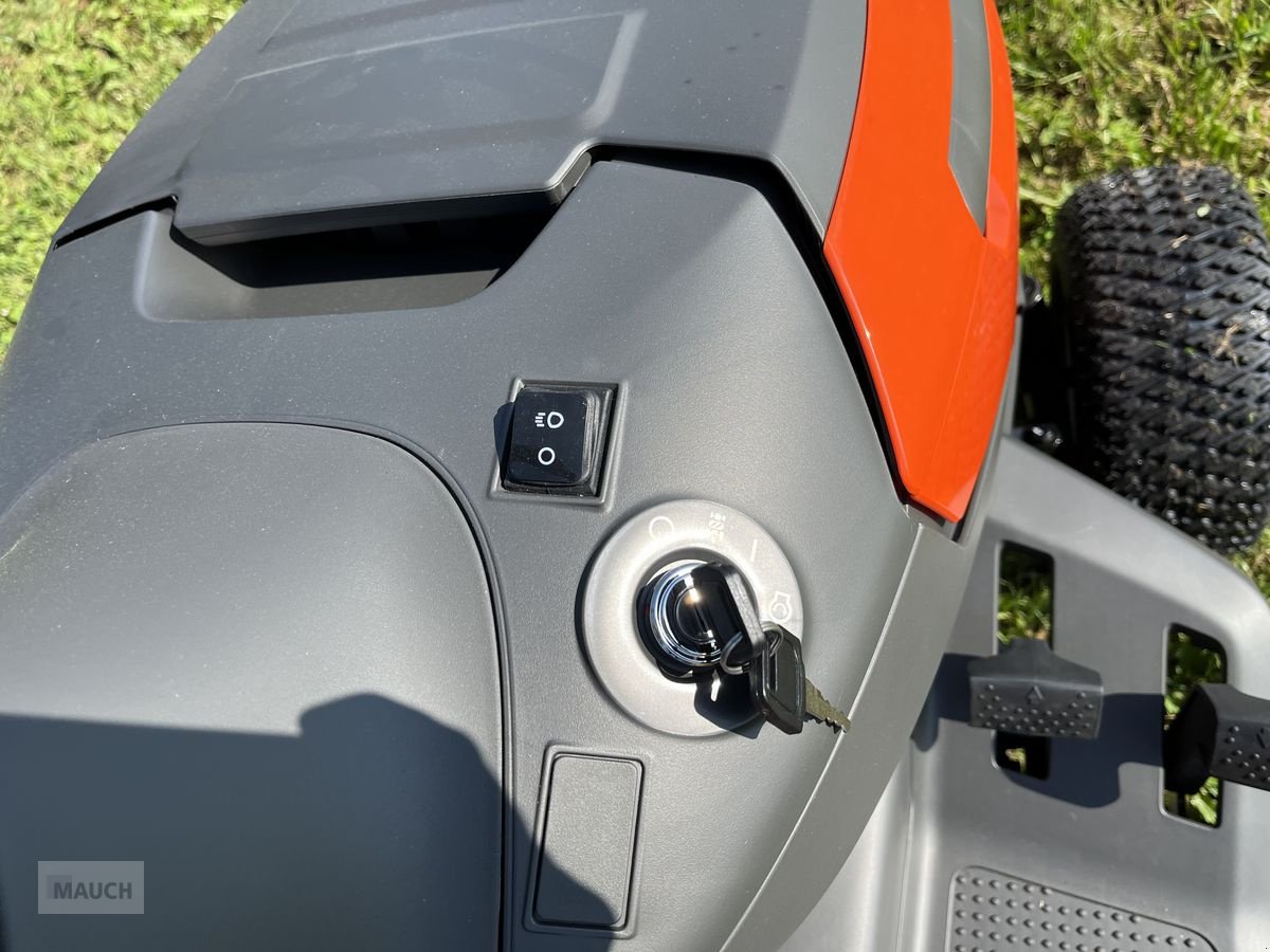 Rasentraktor des Typs Husqvarna TC 112 LAGERND!!! NEU!!, Neumaschine in Burgkirchen (Bild 16)