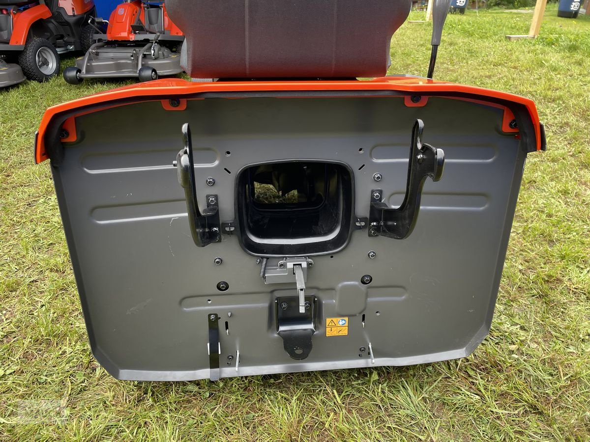 Rasentraktor des Typs Husqvarna TC 114 FRÜHBEZUGSAKTION, Neumaschine in Burgkirchen (Bild 7)