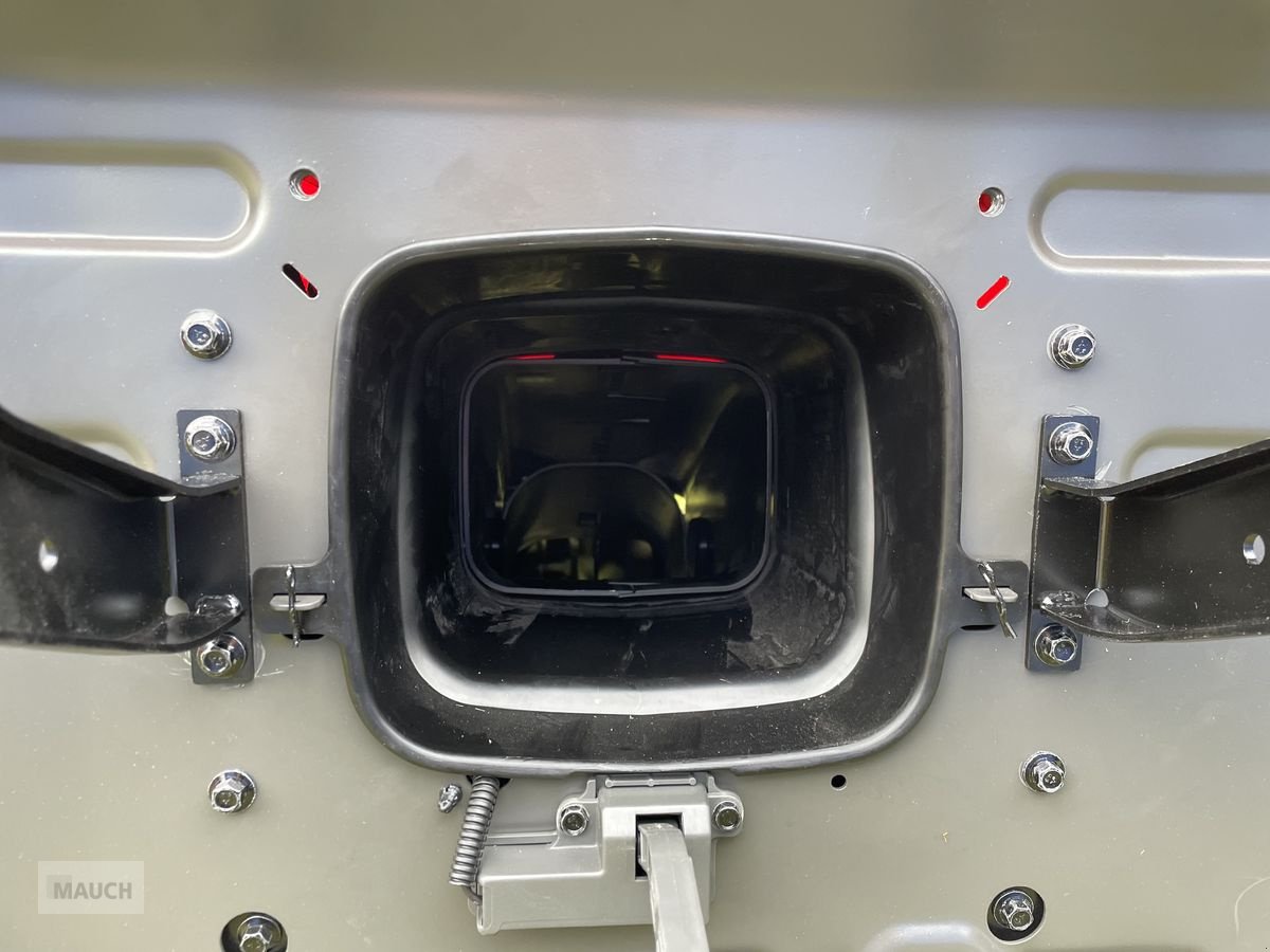 Rasentraktor des Typs Husqvarna TC 114 FRÜHBEZUGSAKTION, Neumaschine in Burgkirchen (Bild 5)