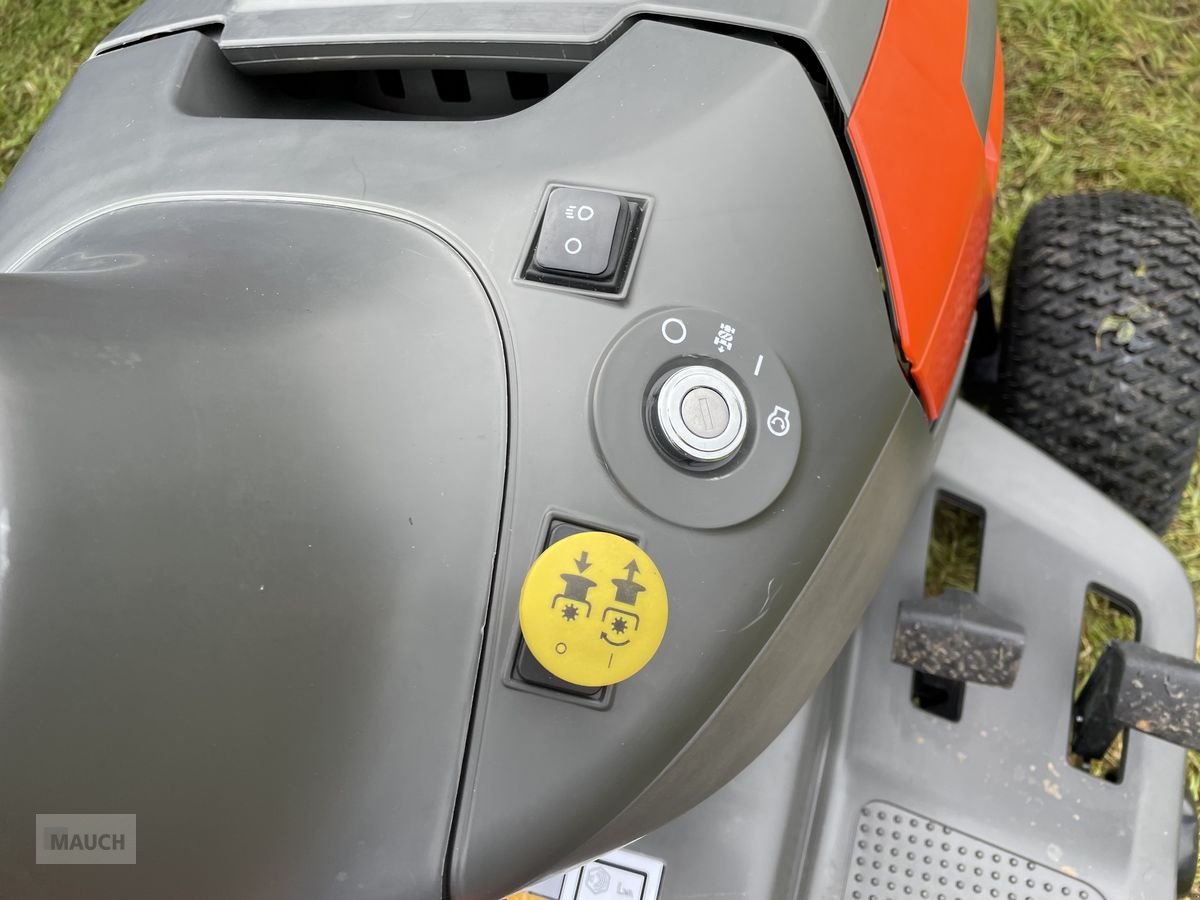Rasentraktor des Typs Husqvarna TC 114 FRÜHBEZUGSAKTION, Neumaschine in Burgkirchen (Bild 10)