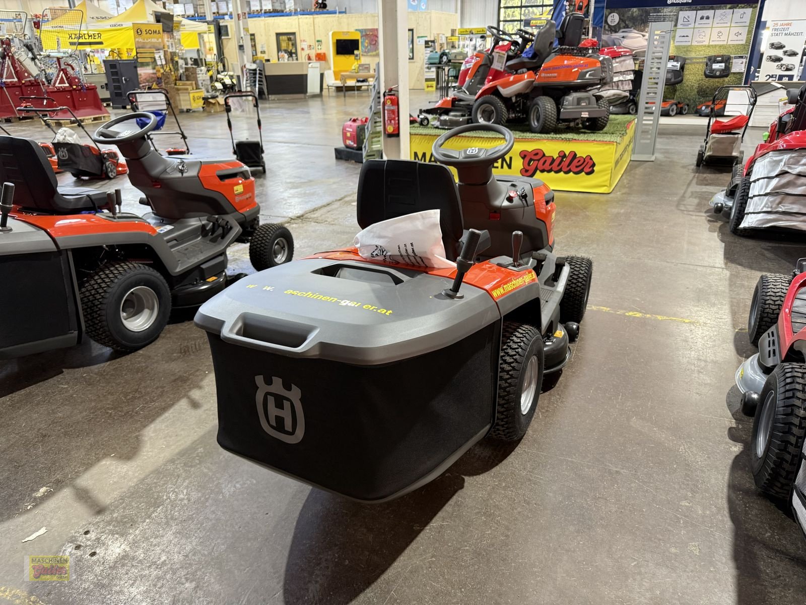 Rasentraktor typu Husqvarna TC 114 Rasentraktor, Neumaschine v Kötschach (Obrázek 5)