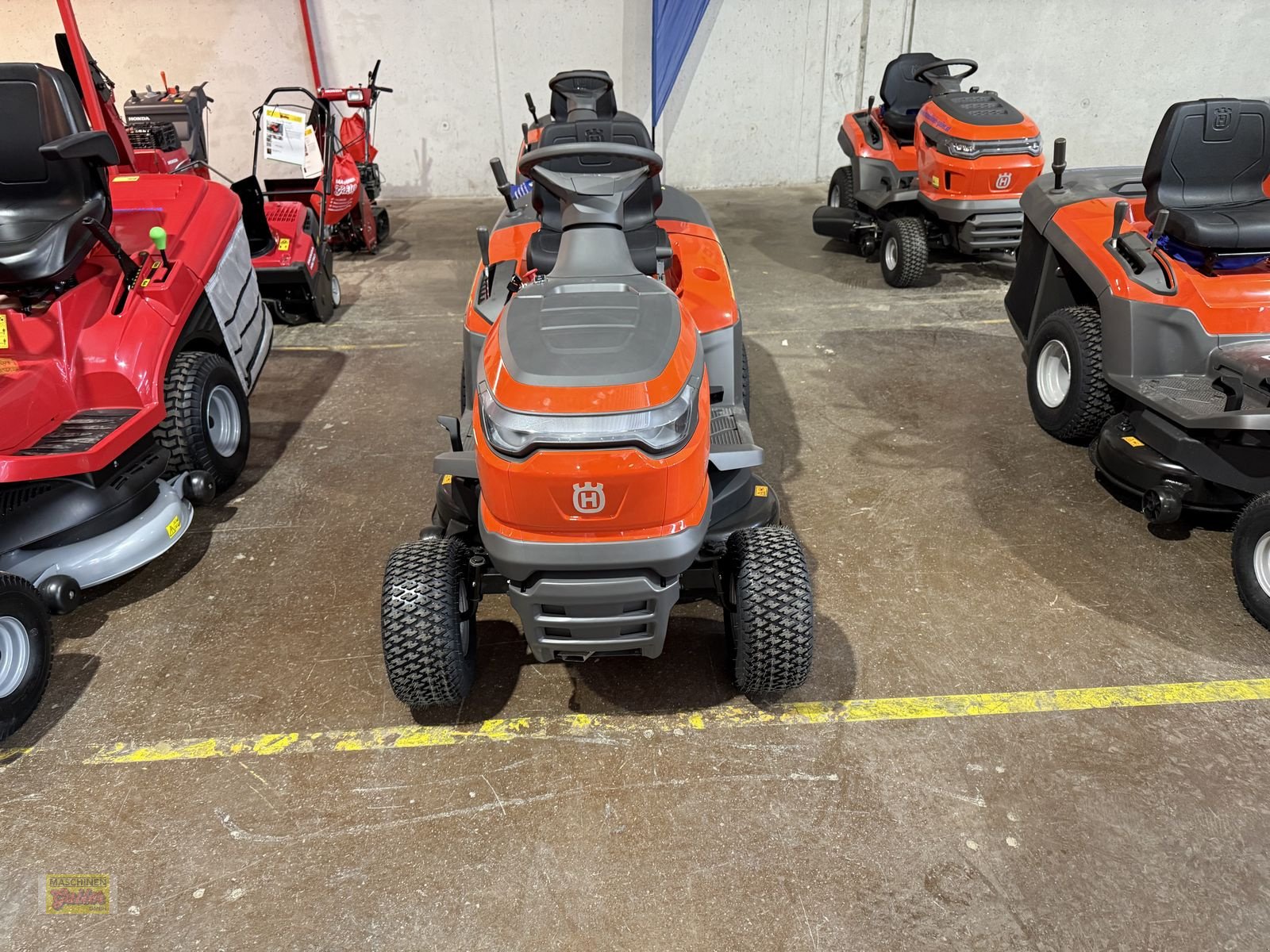 Rasentraktor typu Husqvarna TC 114 Rasentraktor, Neumaschine v Kötschach (Obrázek 8)