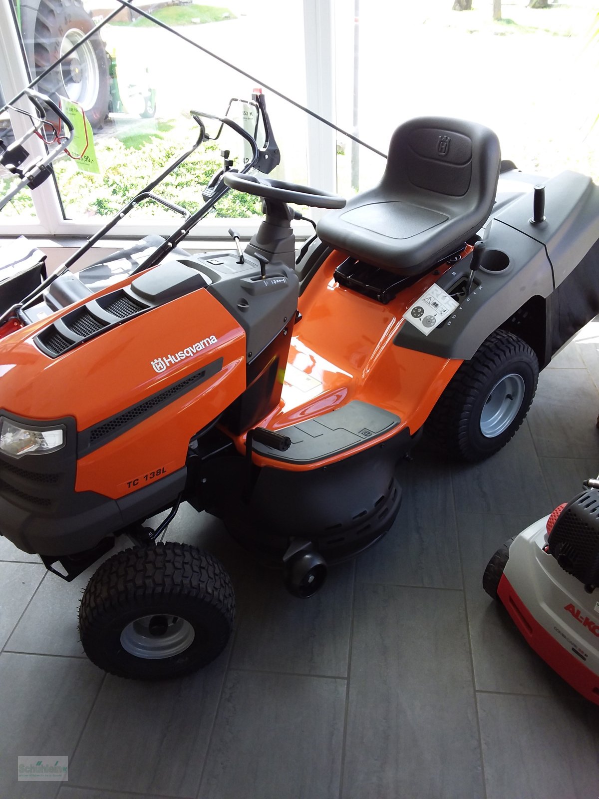 Rasentraktor tip Husqvarna TC 138 L, Neumaschine in Emskirchen (Poză 1)