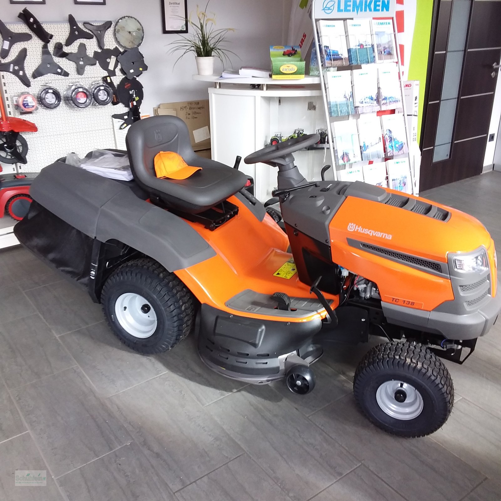 Rasentraktor типа Husqvarna TC 138, Neumaschine в Emskirchen (Фотография 2)