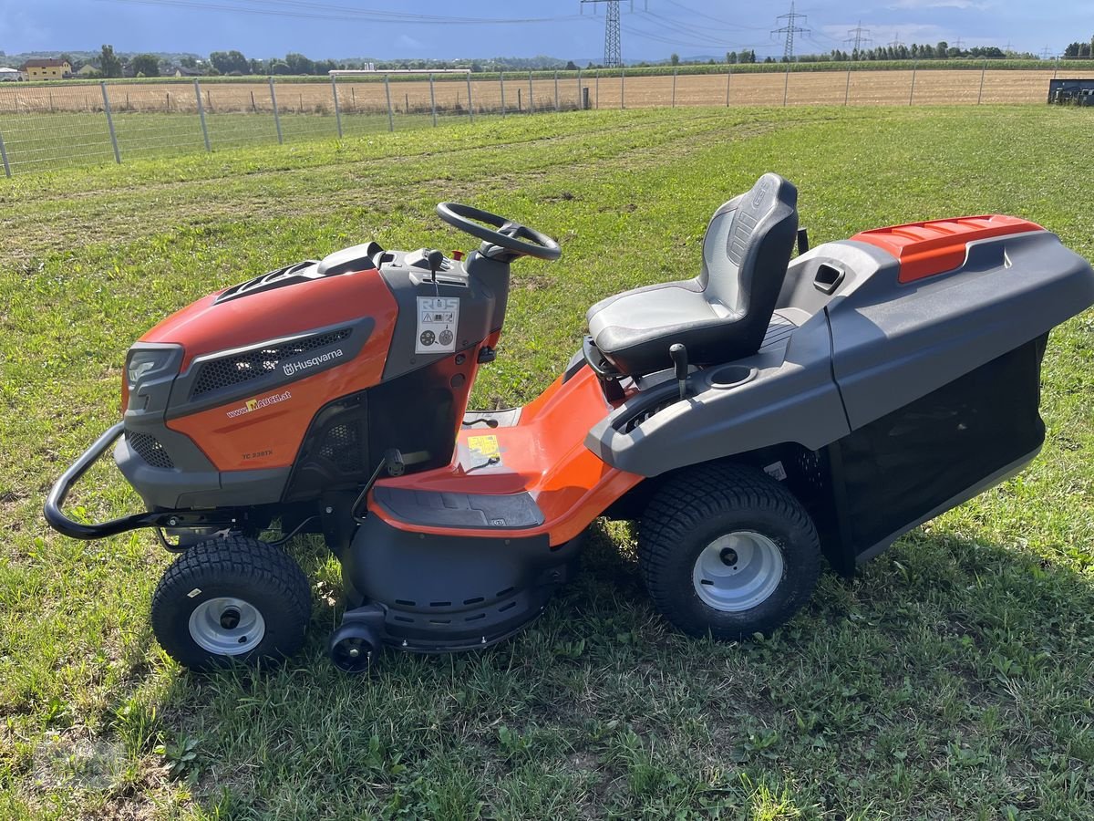 Rasentraktor typu Husqvarna TC 238TX Neugerät 20PS, Neumaschine w Burgkirchen (Zdjęcie 4)