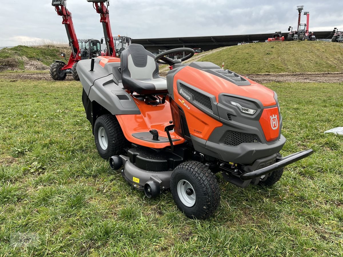 Rasentraktor a típus Husqvarna TC 242TX AKTION 23PS, Neumaschine ekkor: Burgkirchen (Kép 13)