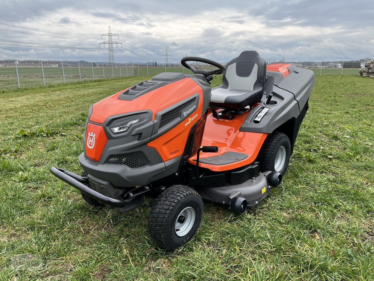 Rasentraktor a típus Husqvarna TC242 TX 2 Zylinder Kawasaki 24PS, Neumaschine ekkor: Burgkirchen (Kép 9)