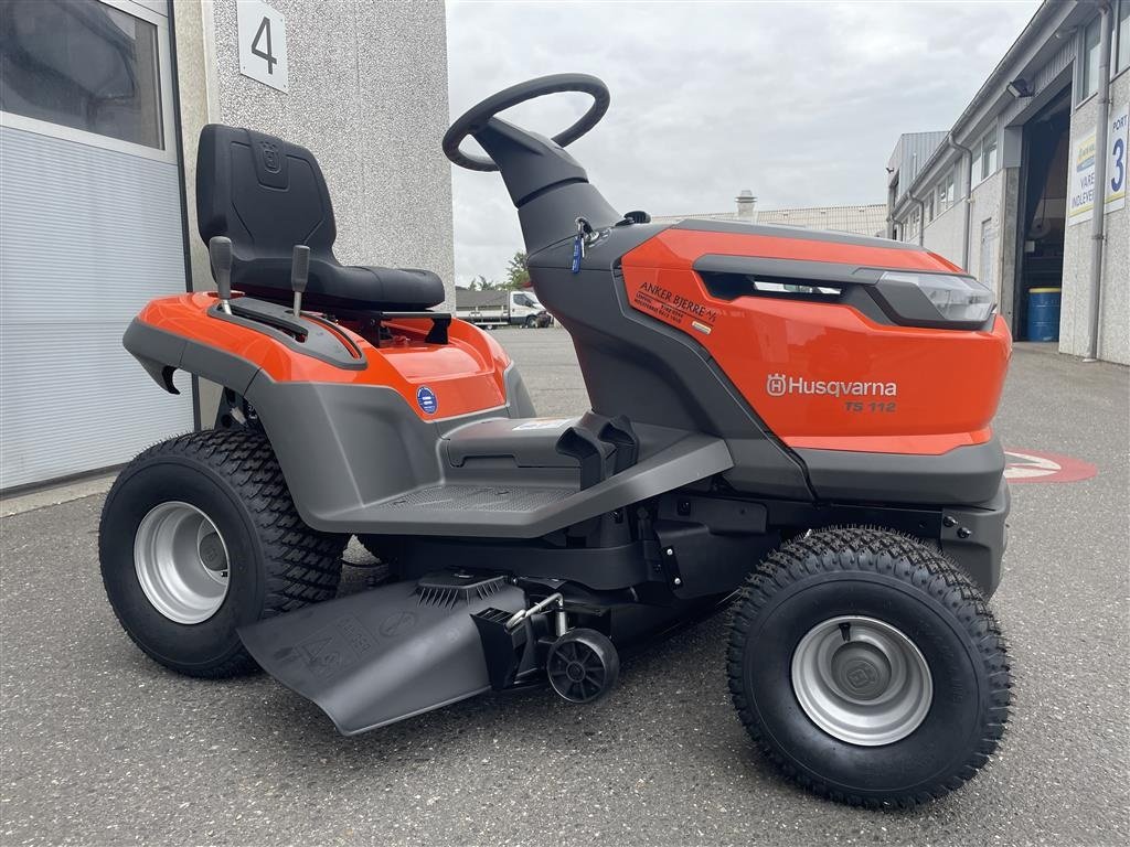 Rasentraktor des Typs Husqvarna TS 112, Gebrauchtmaschine in Holstebro (Bild 2)