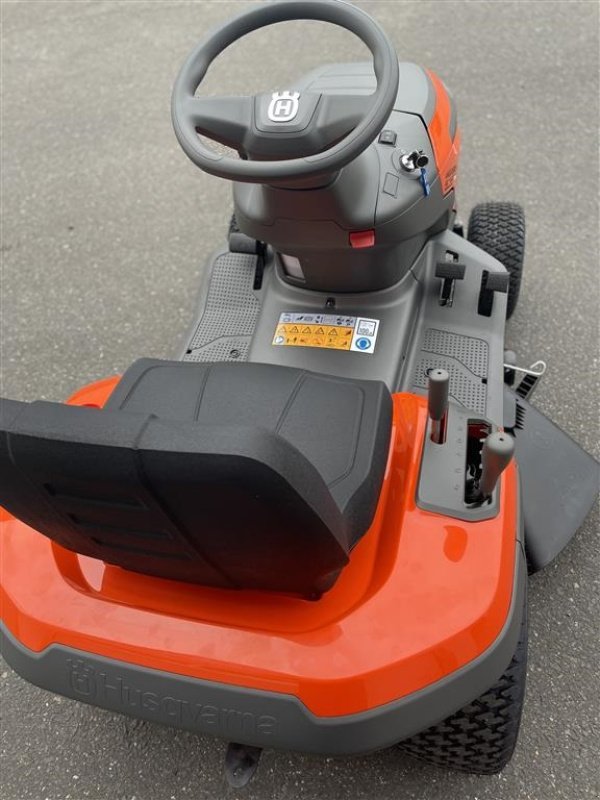 Rasentraktor des Typs Husqvarna TS 112, Gebrauchtmaschine in Holstebro (Bild 5)