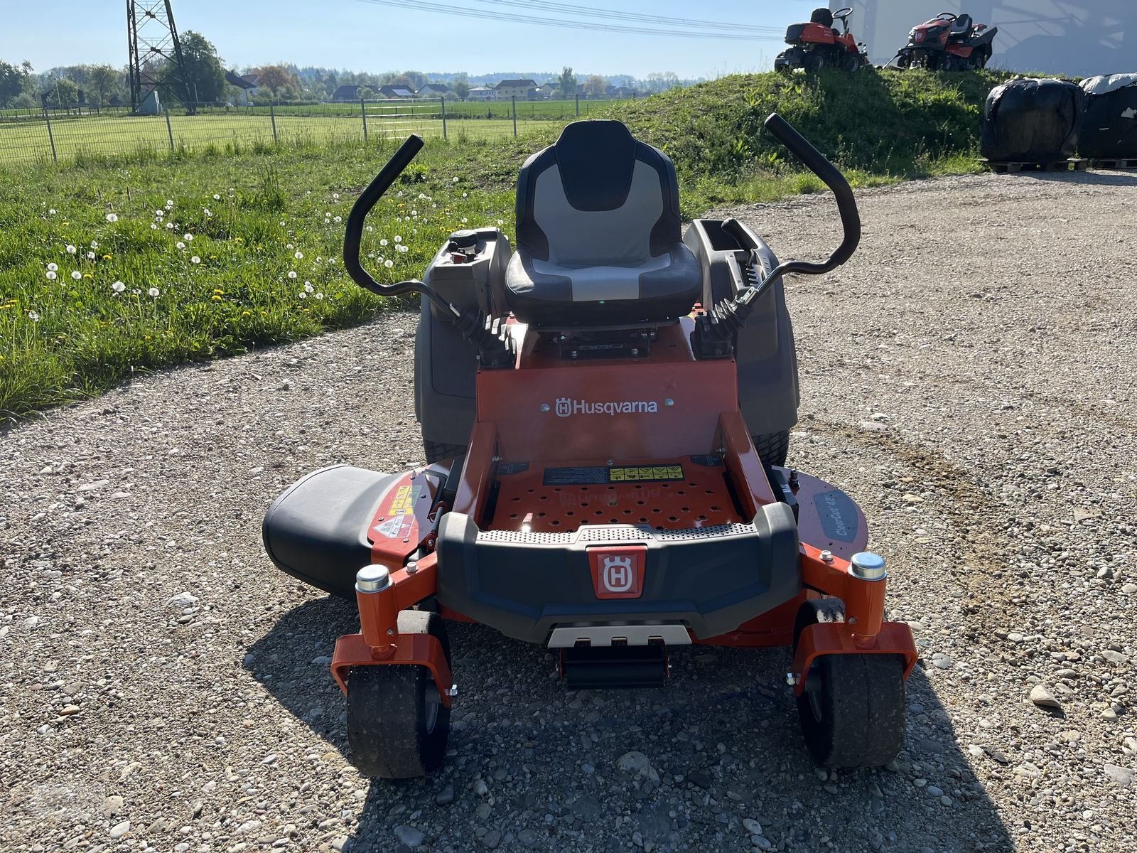 Rasentraktor a típus Husqvarna Zero Turn Z 242F, Neumaschine ekkor: Burgkirchen (Kép 17)