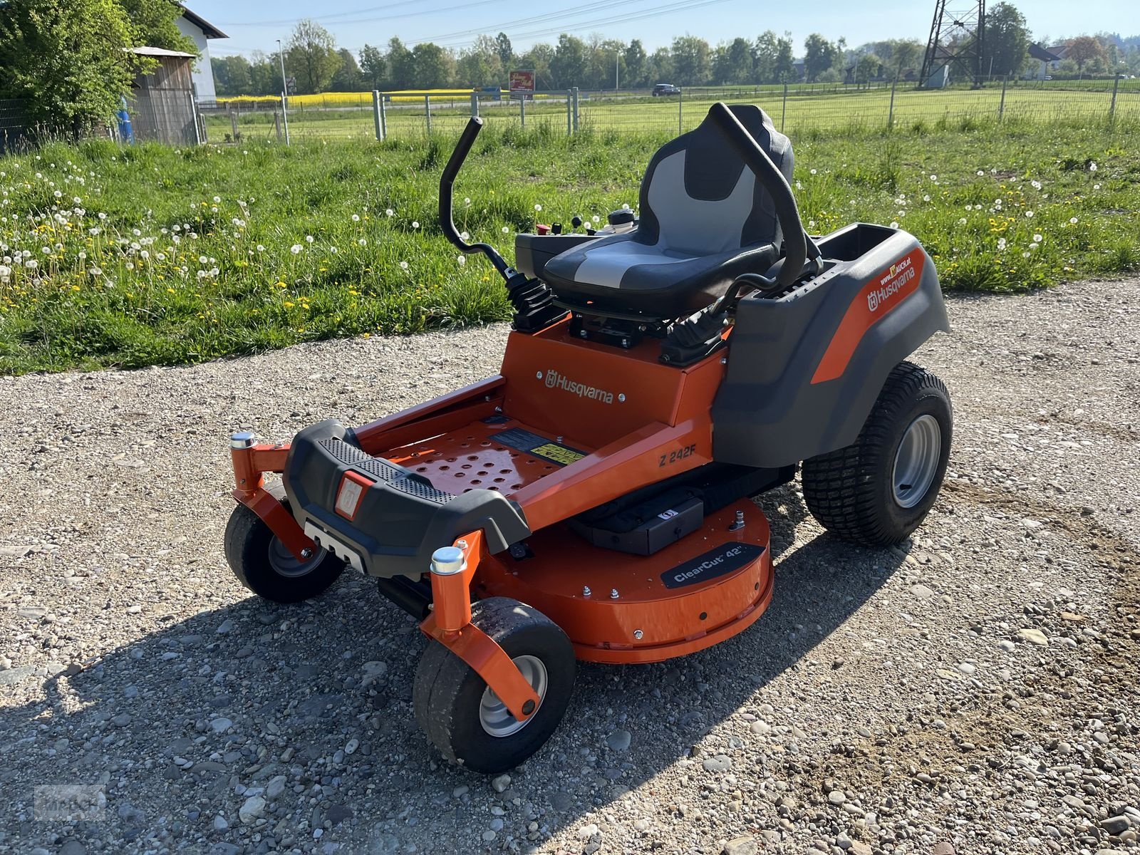 Rasentraktor a típus Husqvarna Zero Turn Z 242F, Neumaschine ekkor: Burgkirchen (Kép 16)