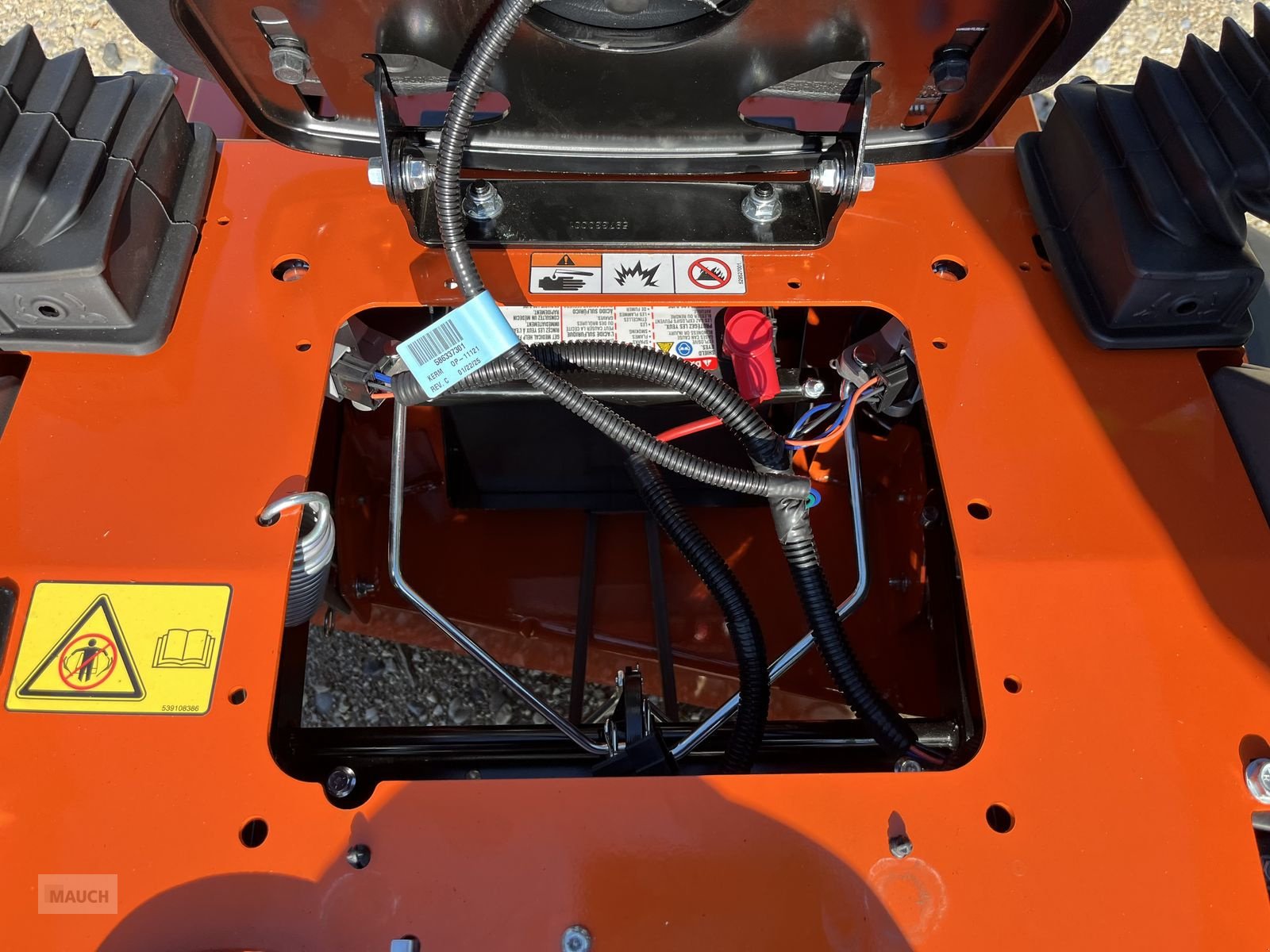 Rasentraktor a típus Husqvarna Zero Turn Z 242F, Neumaschine ekkor: Burgkirchen (Kép 5)