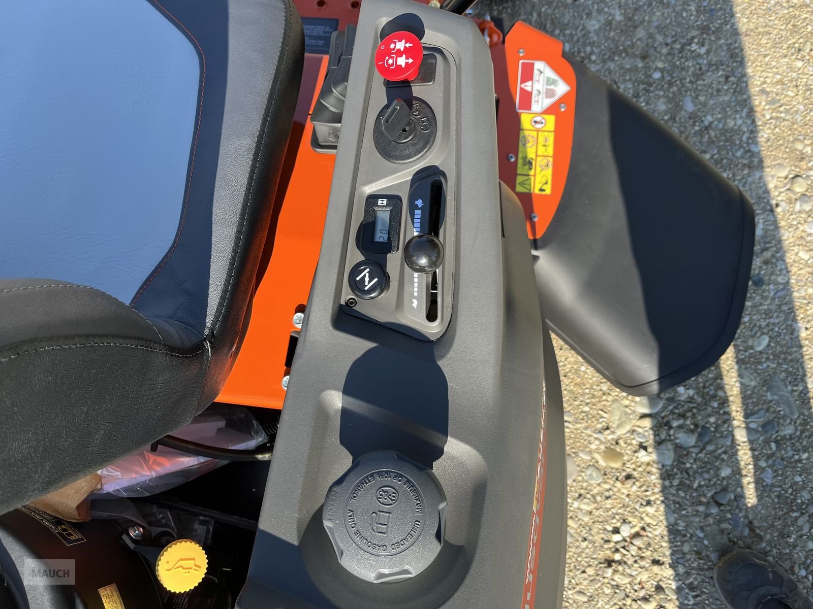 Rasentraktor a típus Husqvarna Zero Turn Z 242F, Neumaschine ekkor: Burgkirchen (Kép 8)