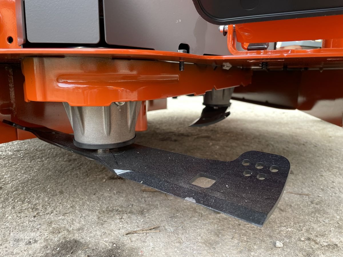 Rasentraktor des Typs Husqvarna Zero Turn Z 448 FRÜHBEZUGSAKTION, Neumaschine in Burgkirchen (Bild 3)