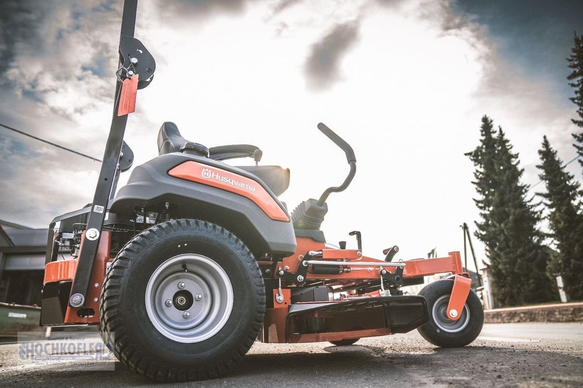Rasentraktor des Typs Husqvarna Zero Turn Z448, Neumaschine in Wies (Bild 1)
