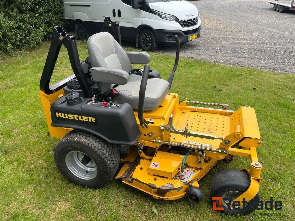 Rasentraktor typu Hustler  932483CE  Fast trak SD - Zerro turn, Gebrauchtmaschine v Rødovre (Obrázek 4)