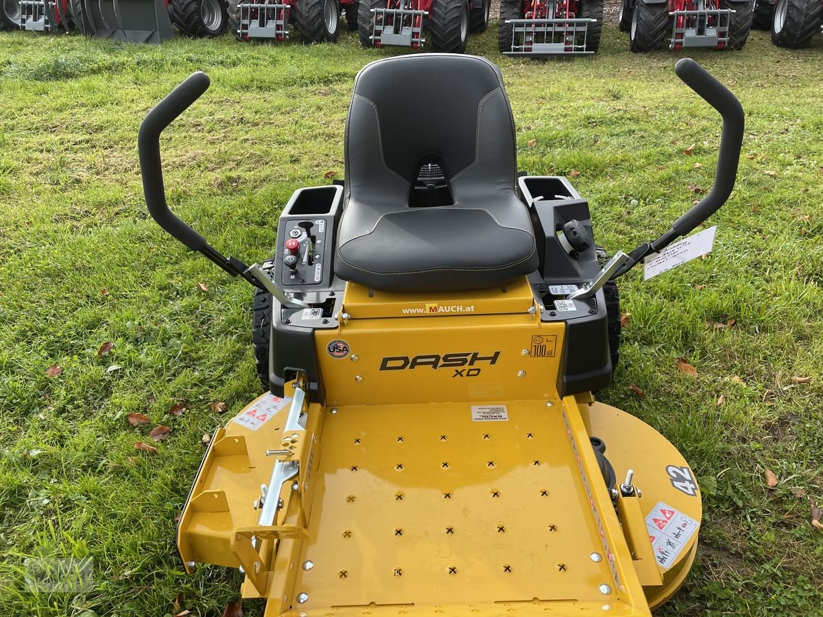 Rasentraktor des Typs Hustler  Dash XD 42 mit 107cm NEUMASCHINE, Neumaschine in Burgkirchen (Bild 7)