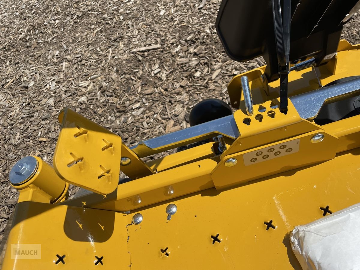 Rasentraktor des Typs Hustler  DASH XD48 122cm, Neumaschine in Burgkirchen (Bild 3)