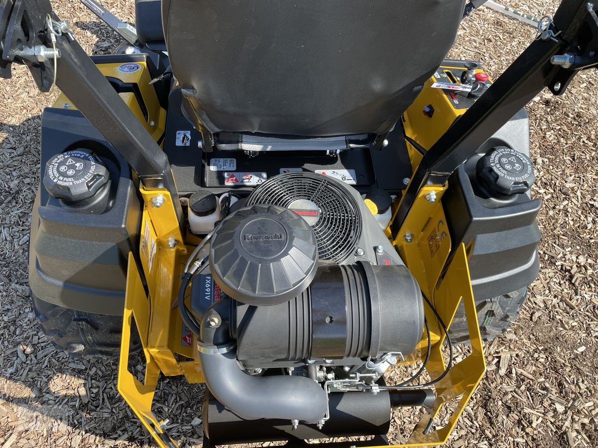 Rasentraktor des Typs Hustler  Fastrak SDX 137SD, Neumaschine in Burgkirchen (Bild 15)