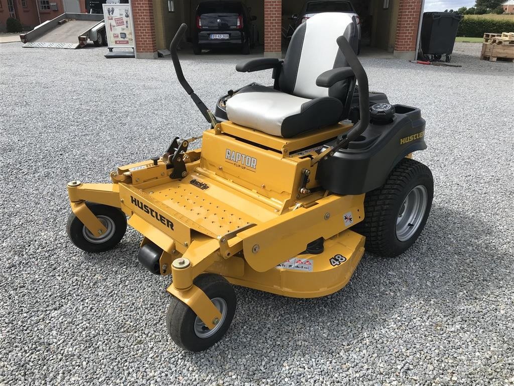 Rasentraktor типа Hustler  Raptor FlipUp 48" Bagudkast, Gebrauchtmaschine в Haderslev (Фотография 3)