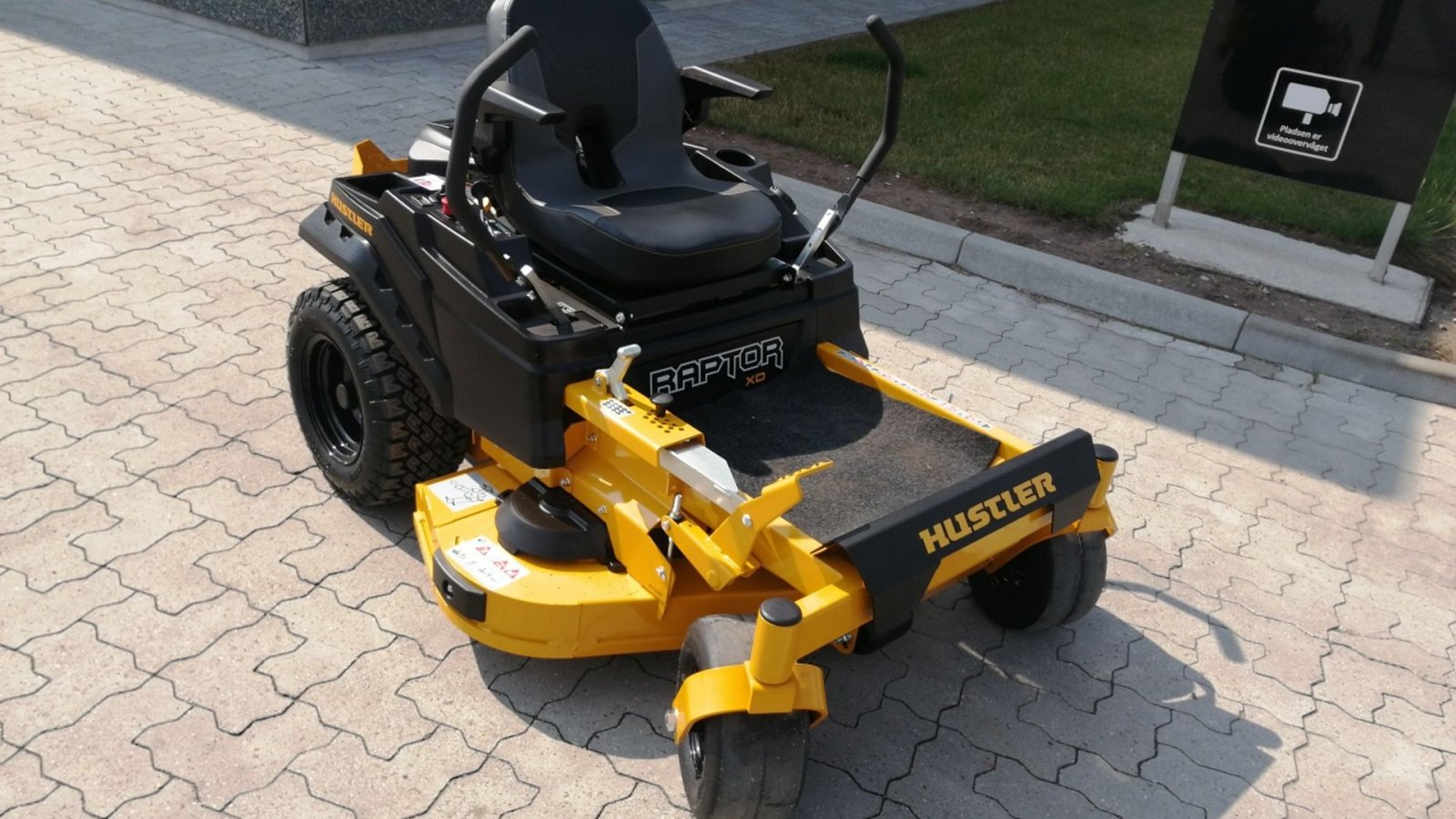 Rasentraktor tip Hustler  Raptor XD 48 RD, Gebrauchtmaschine in Vrå (Poză 1)