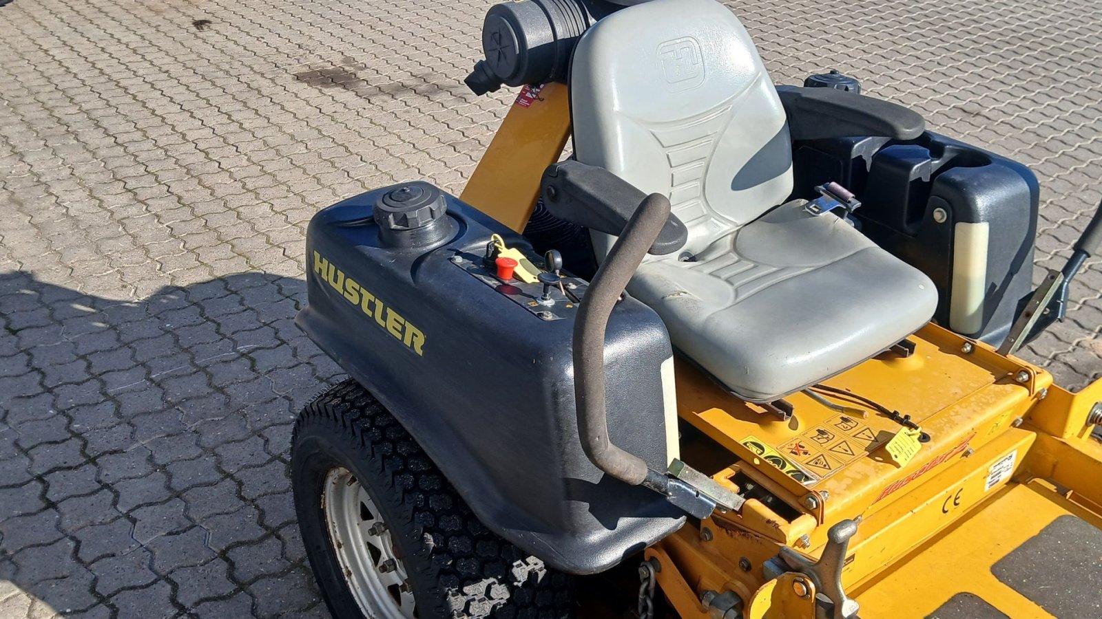 Rasentraktor vrste Hustler  Super Z, Gebrauchtmaschine v Horsens (Slika 11)