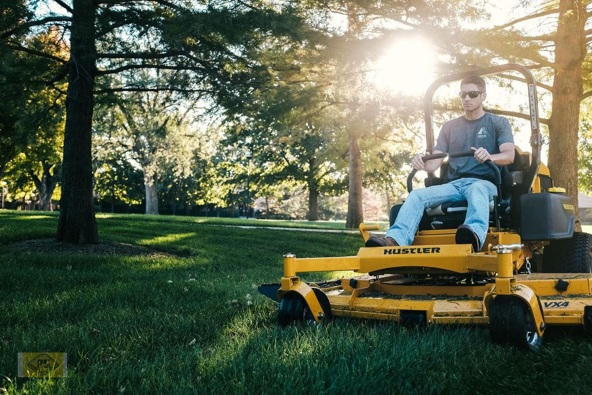 Rasentraktor типа Hustler  Z-Diesel 72&#34; Zero-Turn Aufsitzmäher, Gebrauchtmaschine в Beelen (Фотография 9)