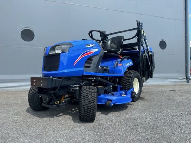 Rasentraktor des Typs Iseki Rasentraktor SXG 327 mit Hochentleerung 1,37m, Neumaschine in Tamsweg (Bild 2)