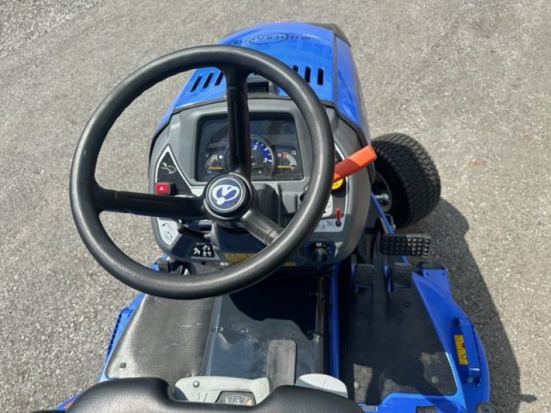 Rasentraktor des Typs Iseki Rasentraktor SXG 327 mit Hochentleerung 1,37m, Neumaschine in Tamsweg (Bild 12)