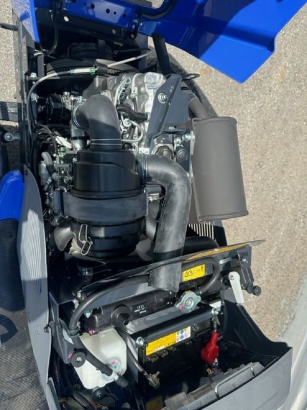 Rasentraktor des Typs Iseki Rasentraktor SXG 327 mit Hochentleerung 1,37m, Neumaschine in Tamsweg (Bild 15)