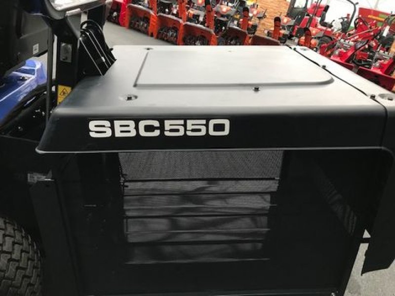 Rasentraktor des Typs Iseki Rasentraktor SXG326 Bodenentleerung 1,37m 27PS, Neumaschine in Tamsweg (Bild 13)